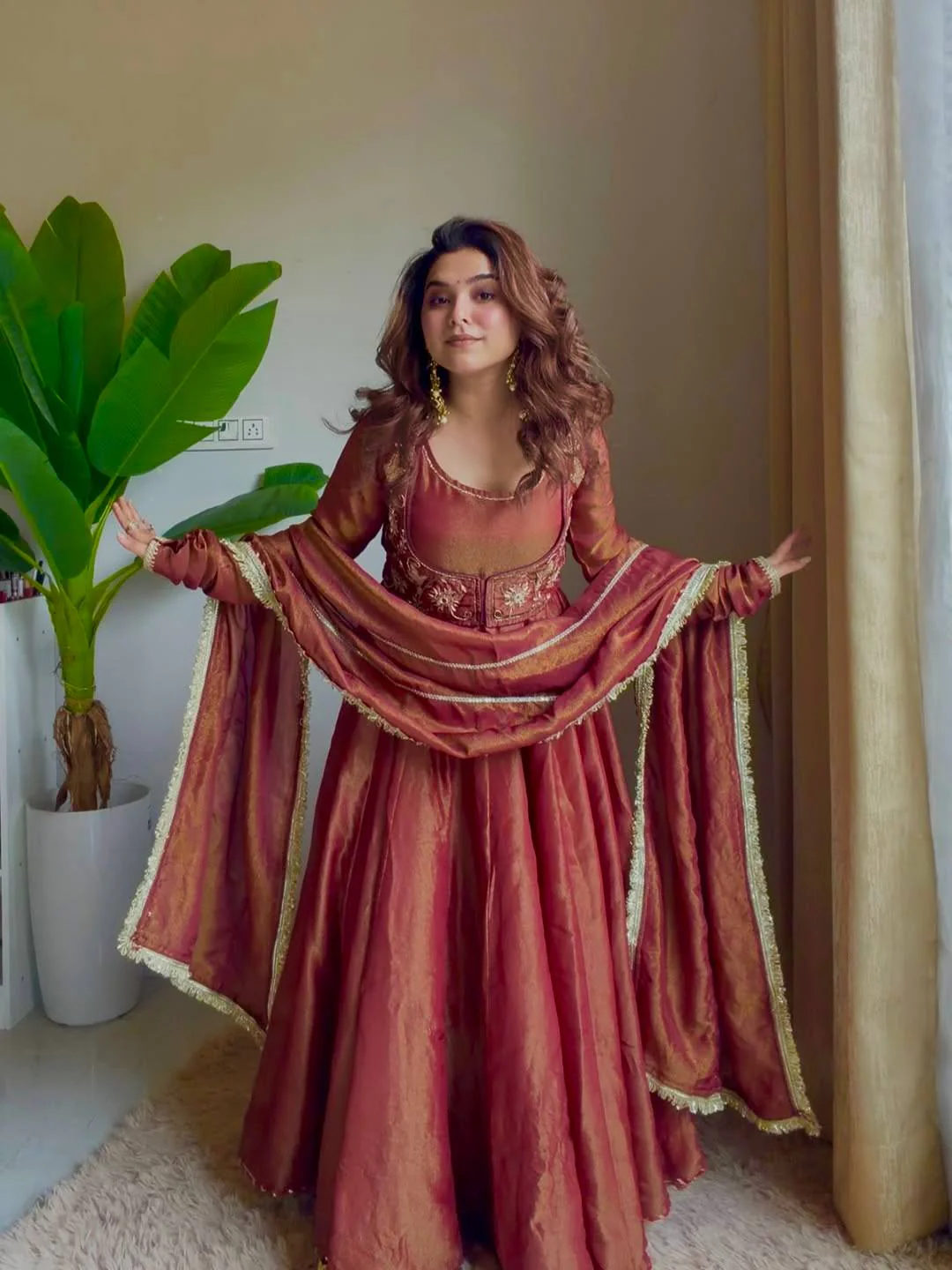 Captivating Style for Festive Celebrations - Image 3