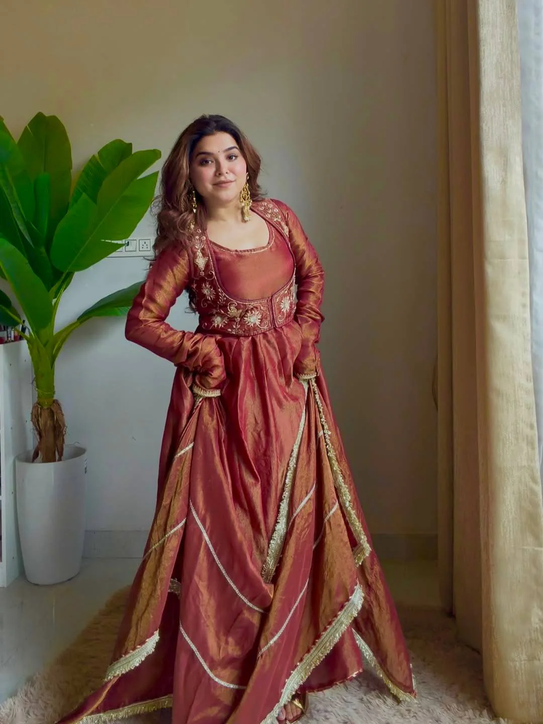 Captivating Style for Festive Celebrations - Image 4