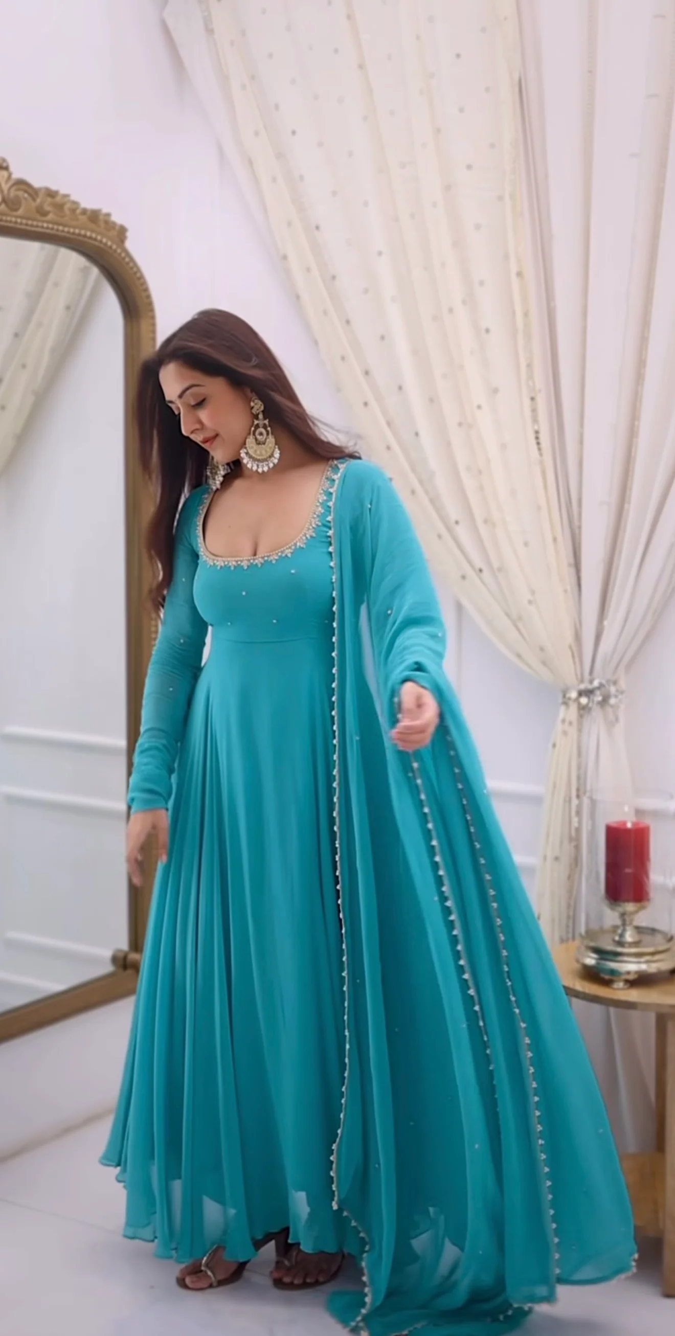 Chic Charm: Embrace Your Inner Diva