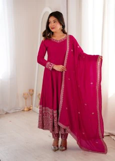 Chic Harmony: A Dance of Tradition and Modernity - Image 5