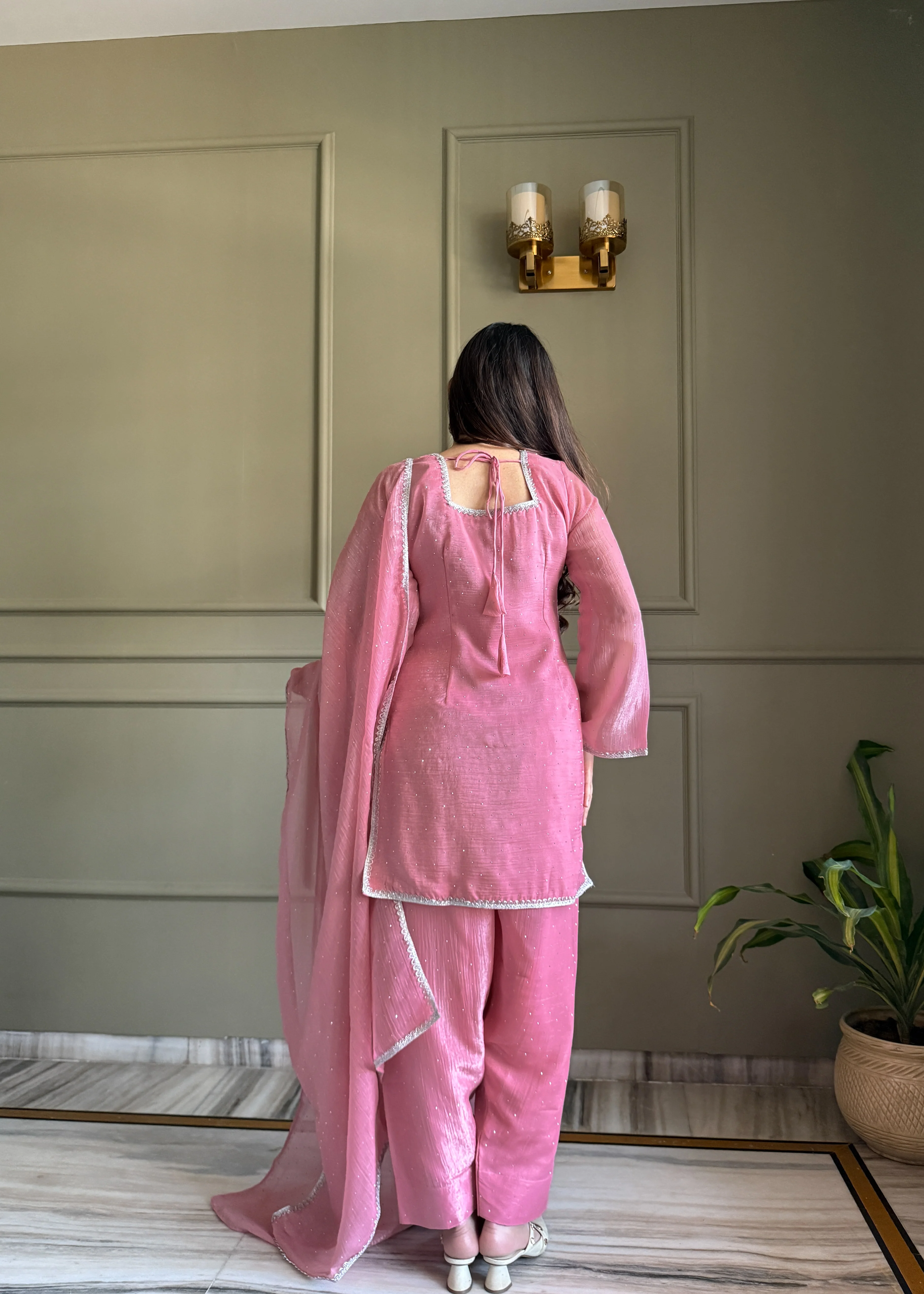 Graceful Attire for Festive Celebrations Ahead - Image 14