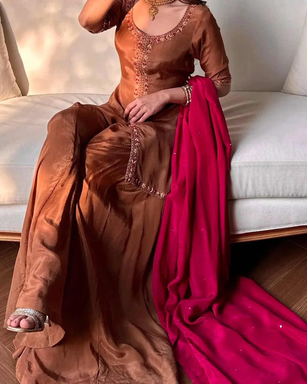 Graceful Outfit for Festive Celebrations - Image 4