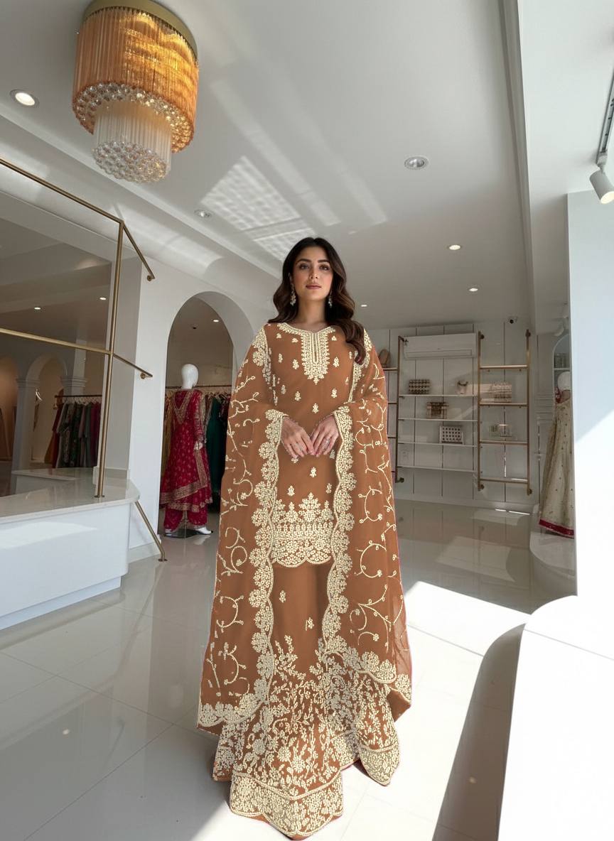 Majestic Charm: Enchanting Traditional Ensemble - Image 2
