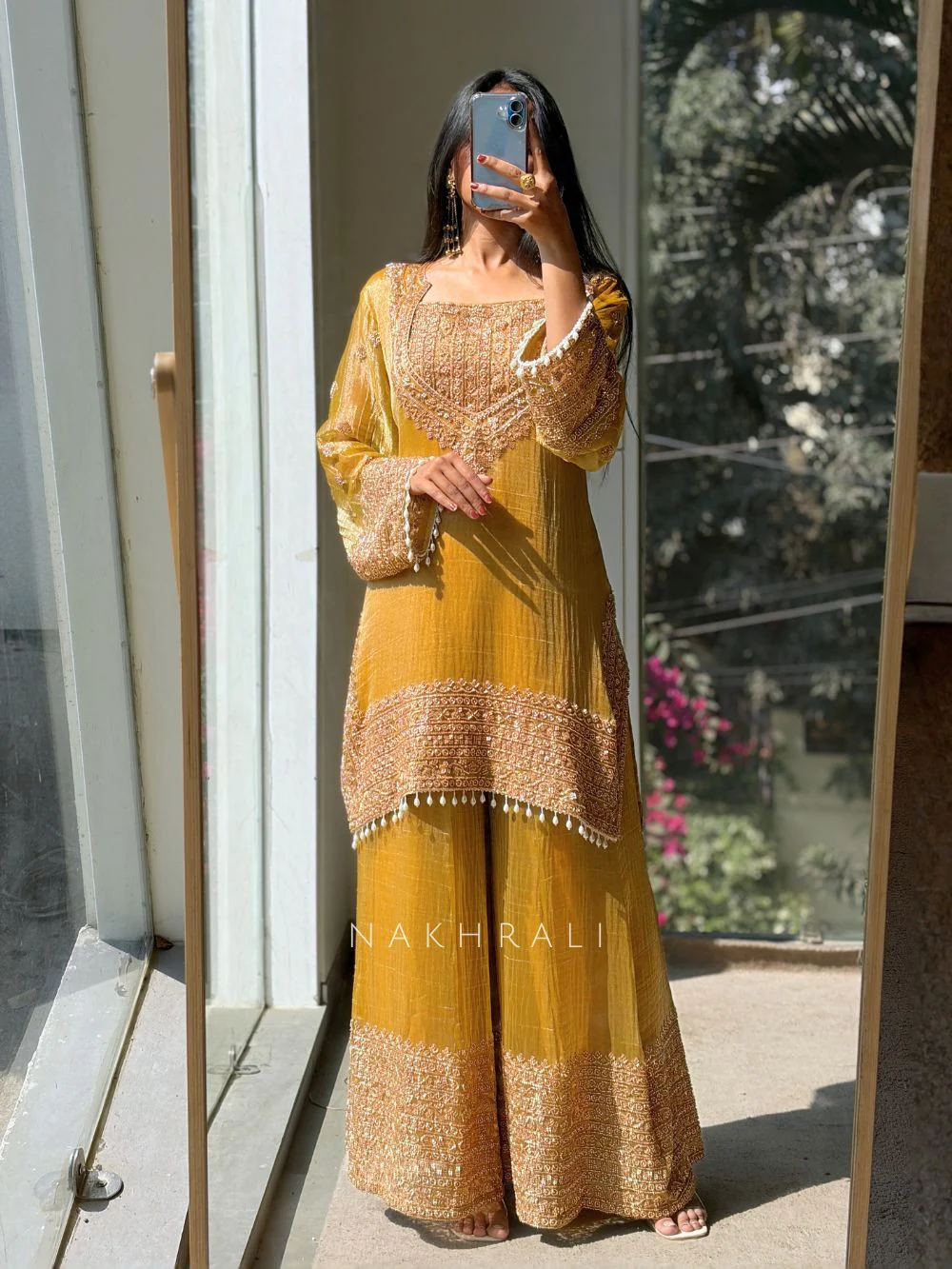 Radiant Attire for Festive Celebrations - Image 4