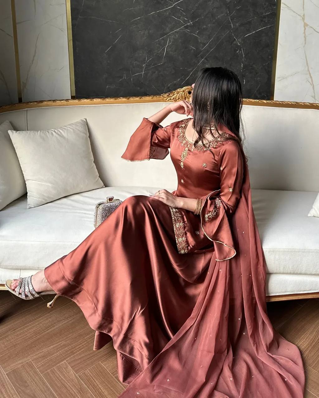 Radiant Rose: Celebrate in Style and Comfort - Image 4
