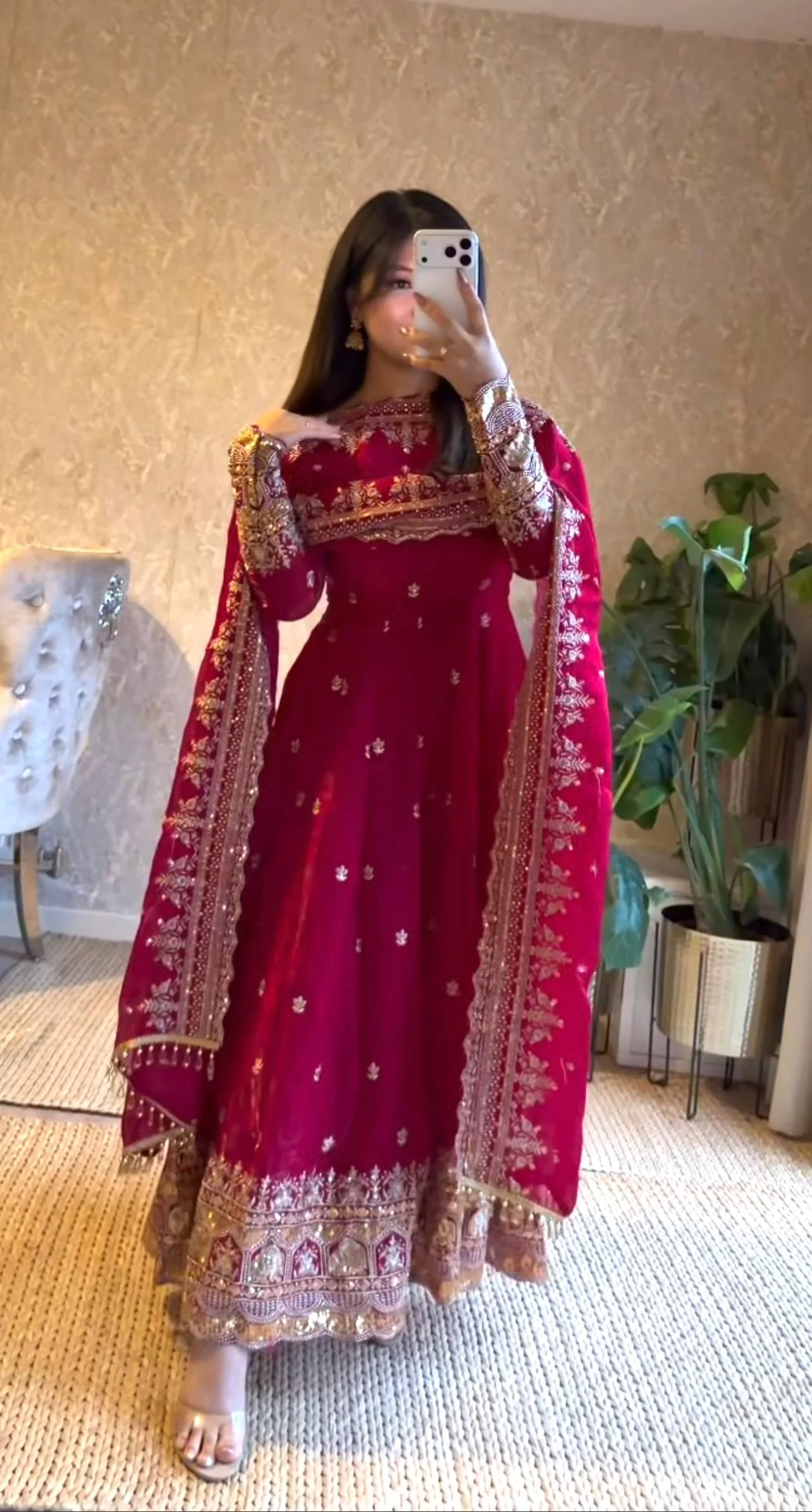 Royal Charm for Festive Occasions - Image 6