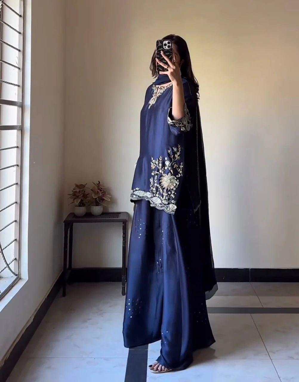 Sophisticated Style for Special Occasions - Image 4