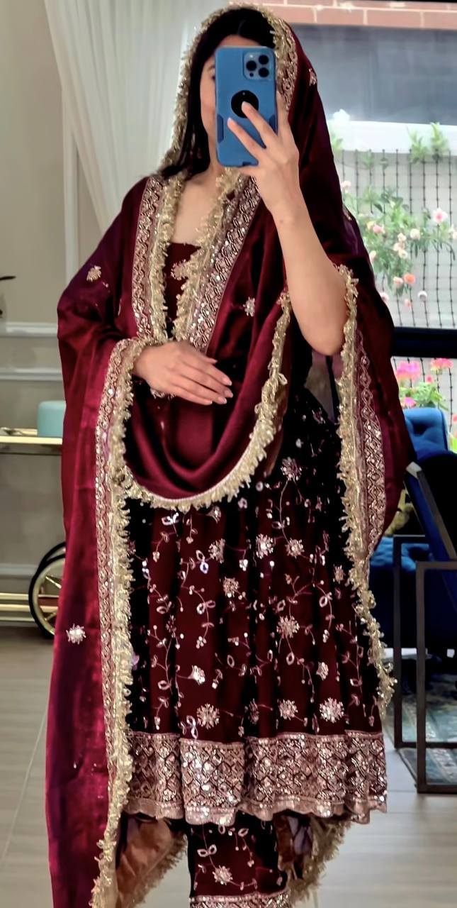 Traditional Charm Meets Modern Style Statement - Image 5