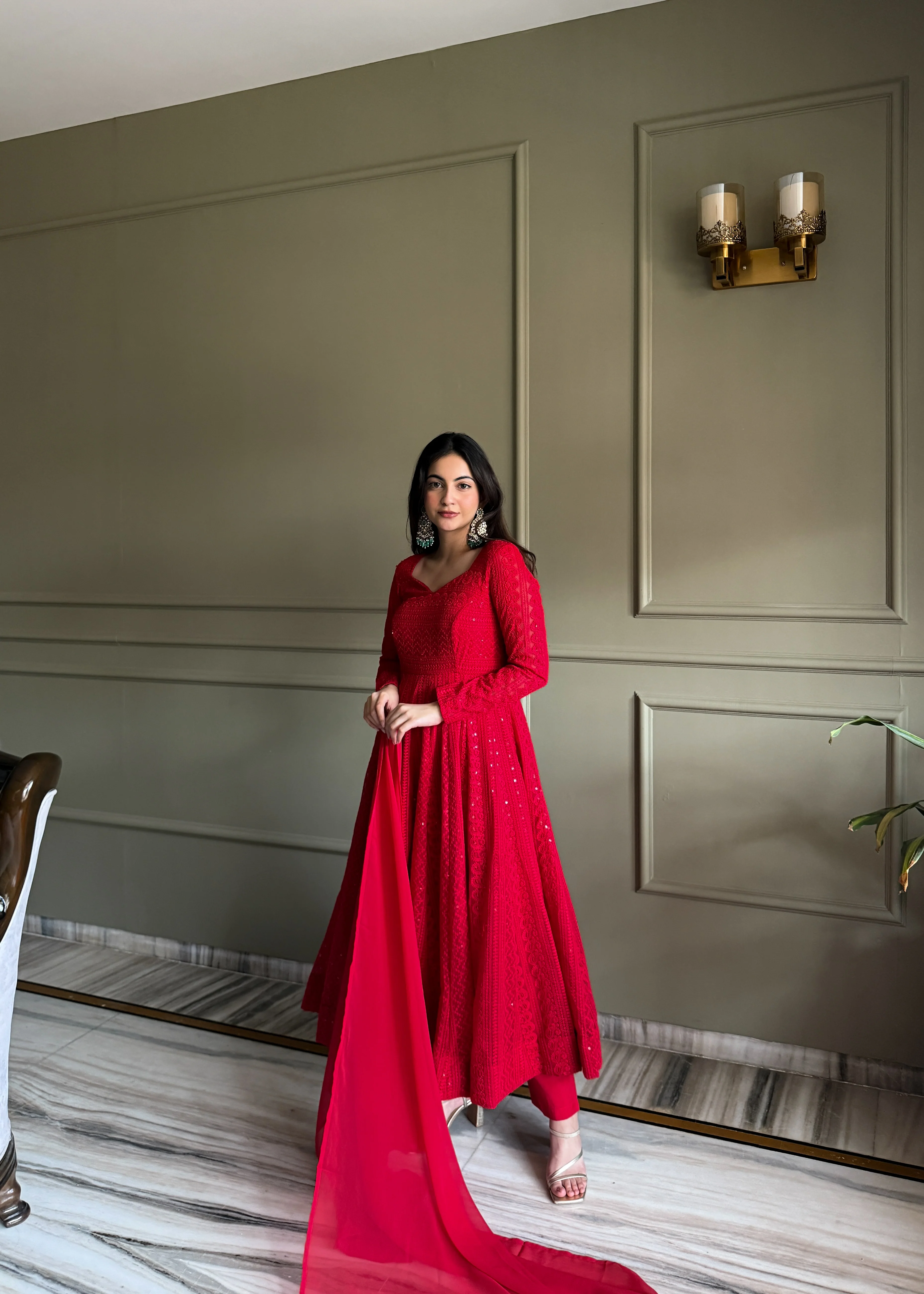 Vibrant Charm: The Perfect Long Dress for Unforgettable Moments - Image 3