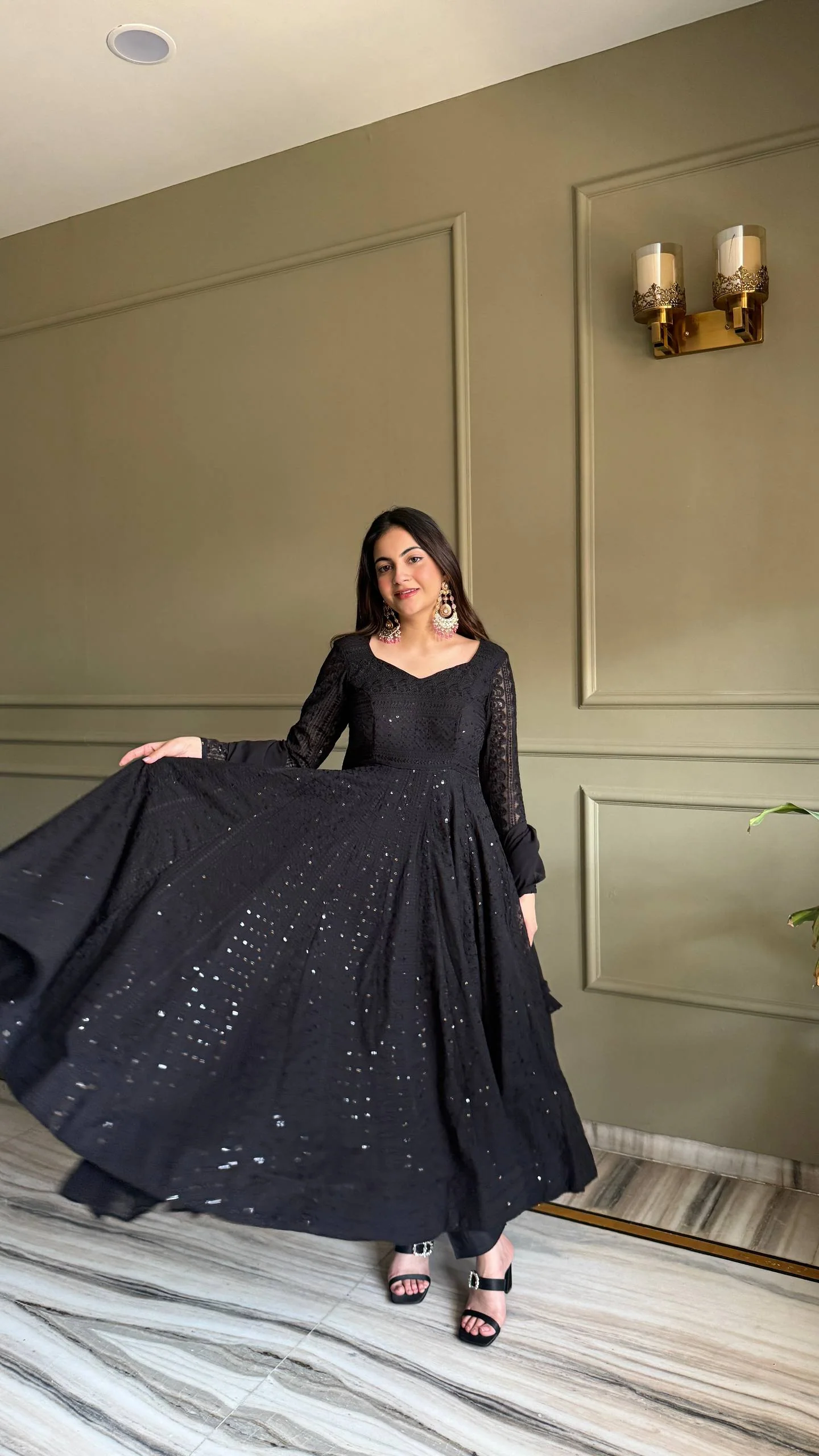 Vibrant Charm: The Perfect Long Dress for Unforgettable Moments - Image 5