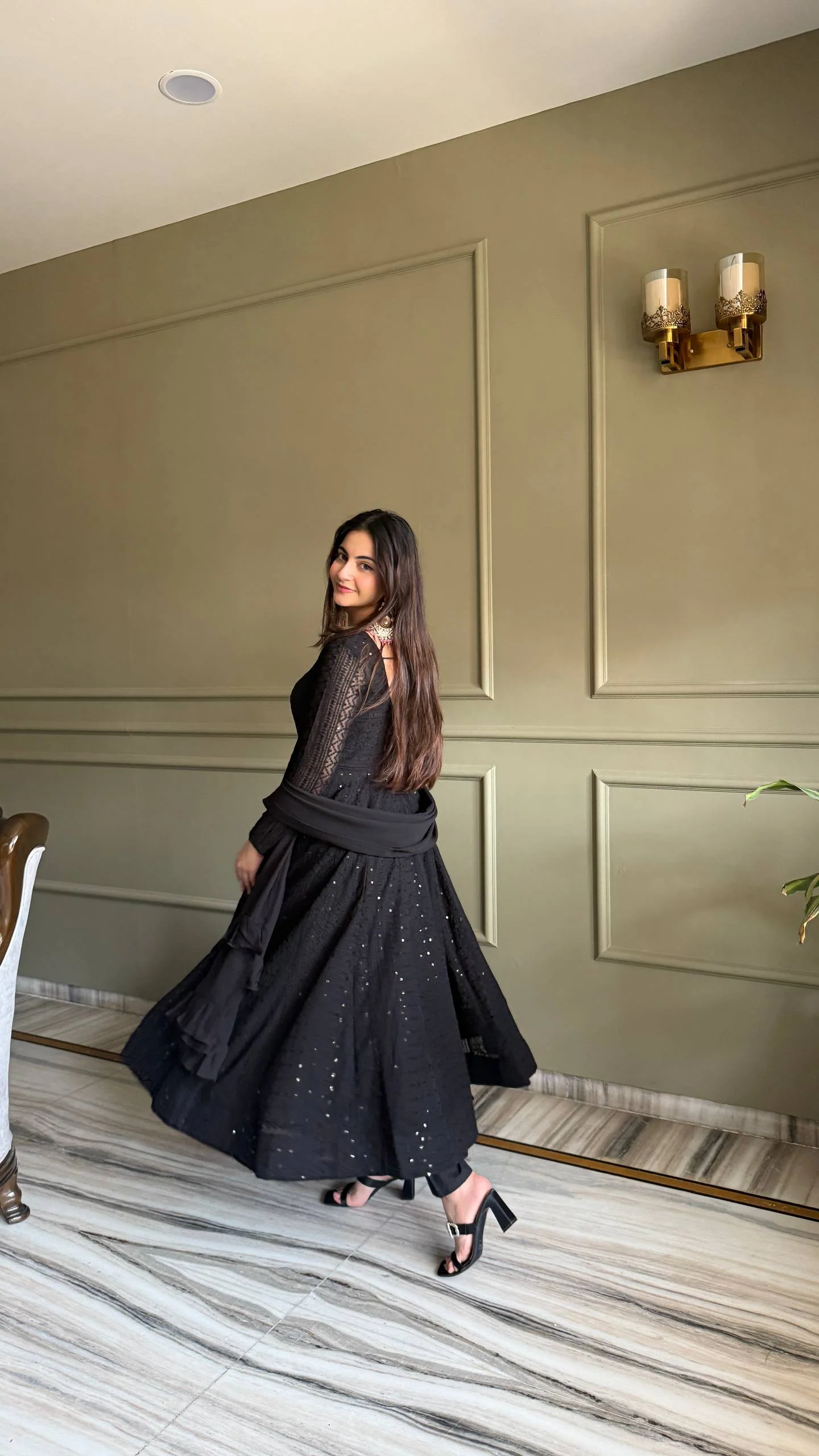 Vibrant Charm: The Perfect Long Dress for Unforgettable Moments - Image 6