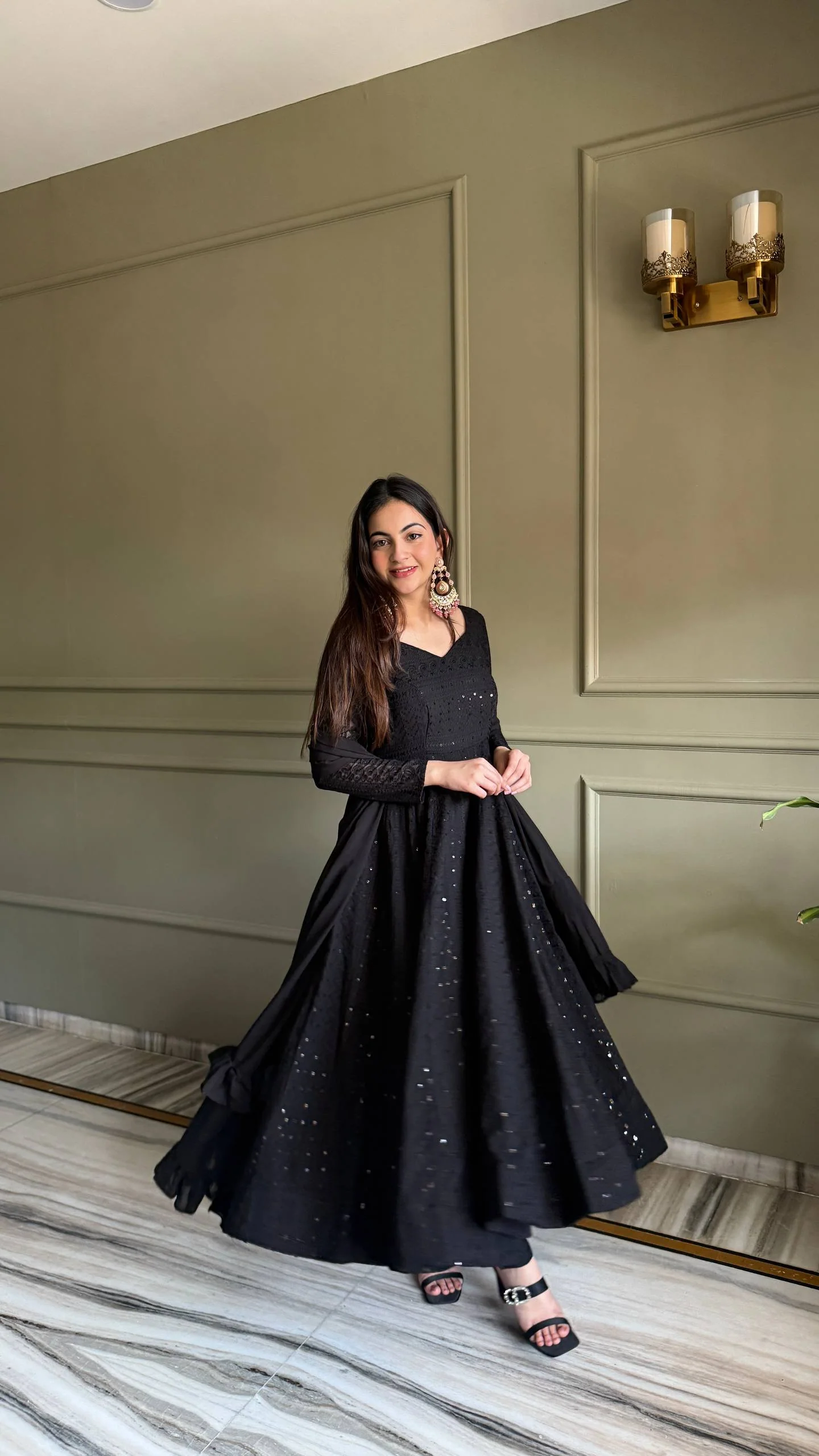 Vibrant Charm: The Perfect Long Dress for Unforgettable Moments - Image 8